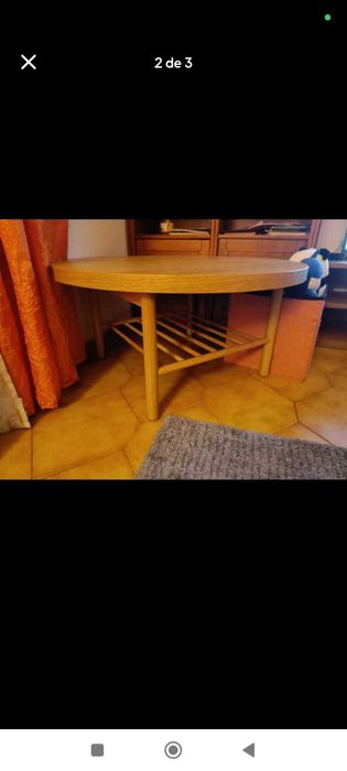 Mesa de sala, cor castanho claro, pouco usada, resistente