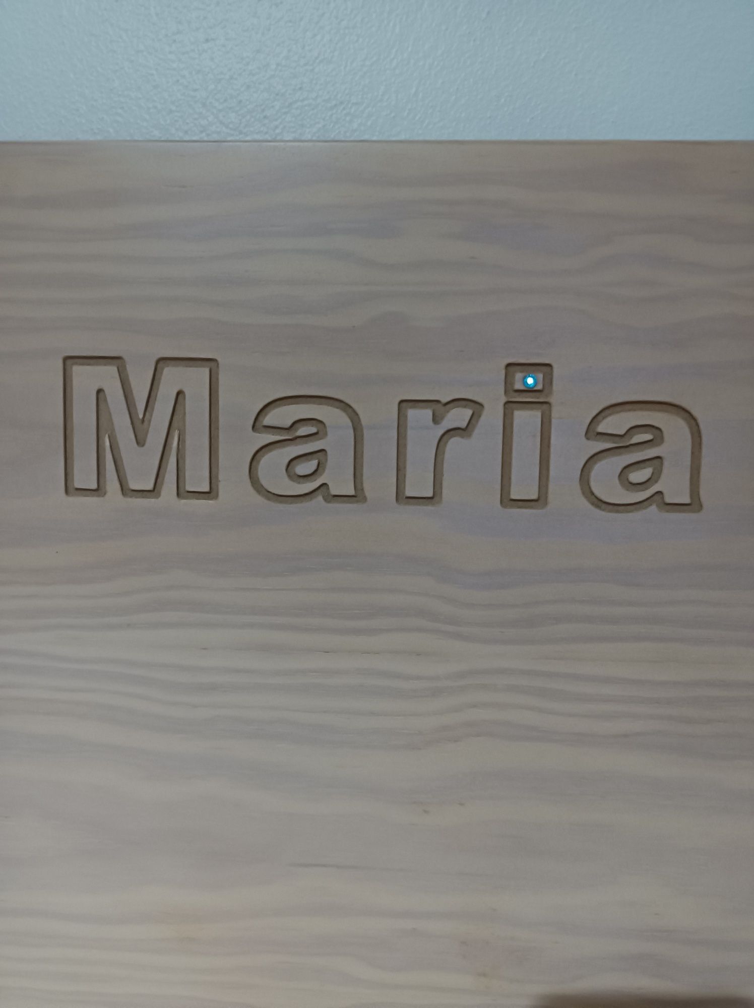 Cama com 3 gavetas e mesa cabeceira