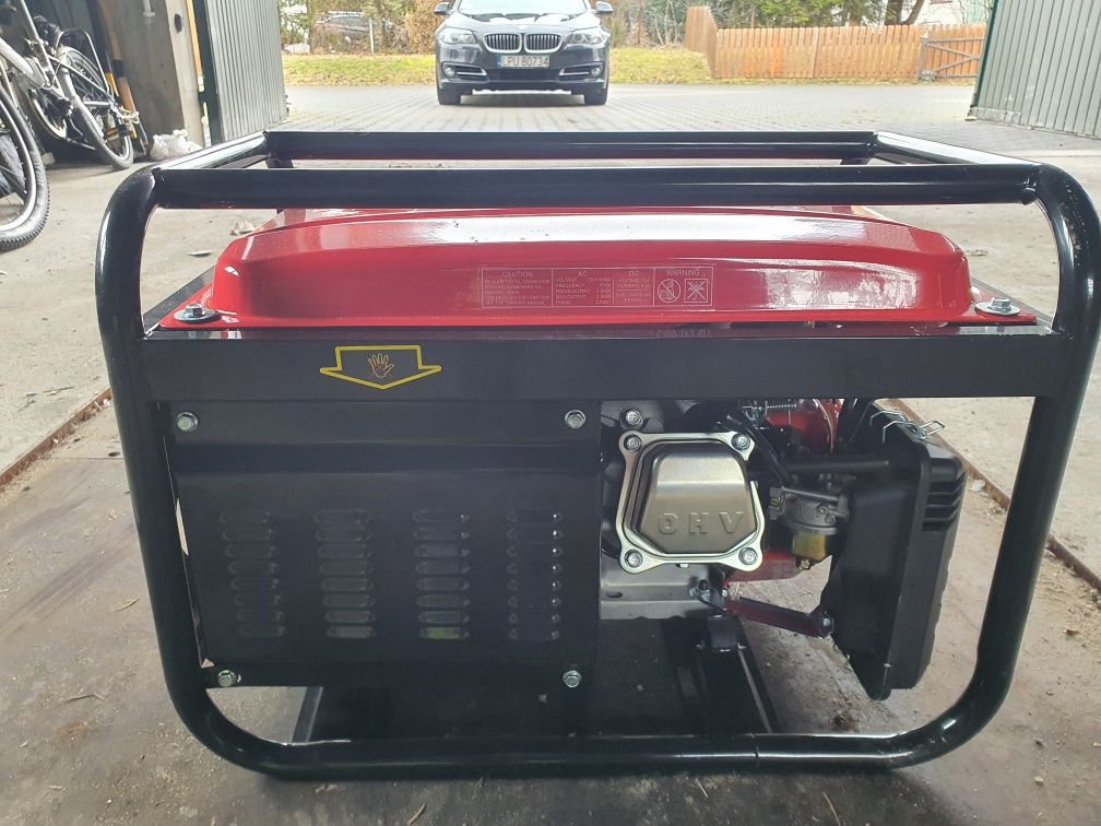 Agregat generator prądu Hager HK8000W AVR, 2500 W