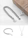 Pulseiras de metal com amuleto da sorte