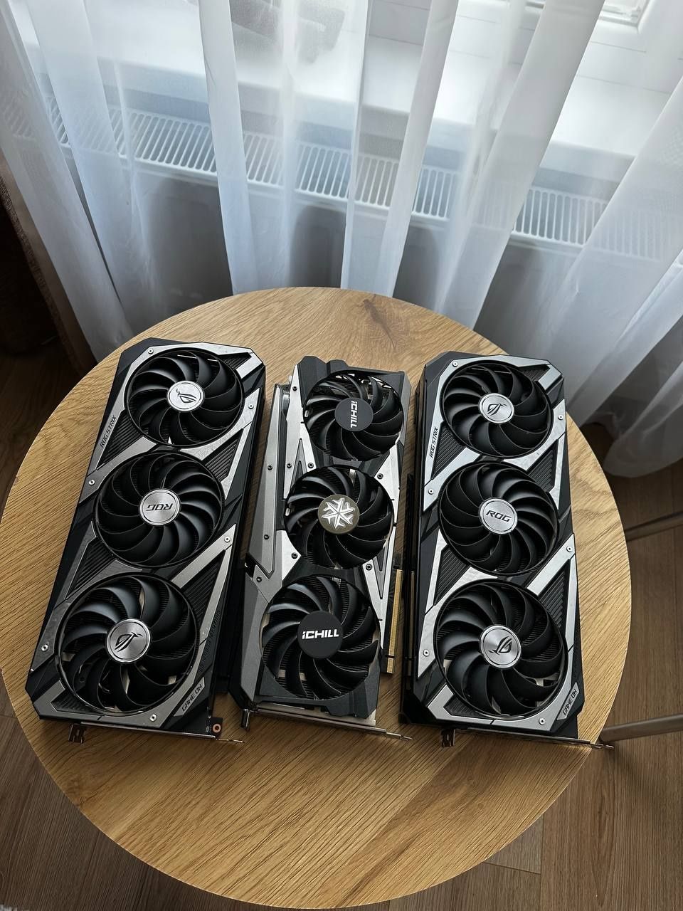 Rtx 3080-10gb / 3080ti 12gb.