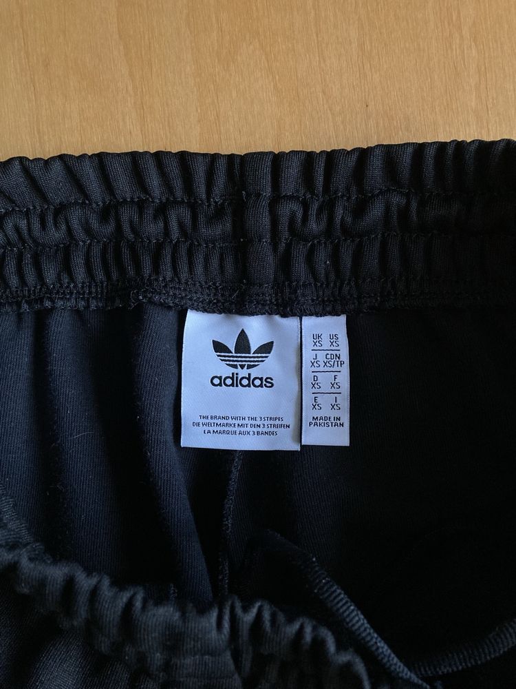 Спортивки Adidas Superstar Track Pant