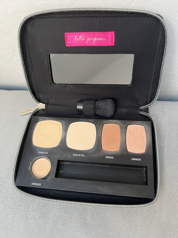 Zestaw bareminerals kosmetyczka lusterko pedzel kabuki pudry bronzer