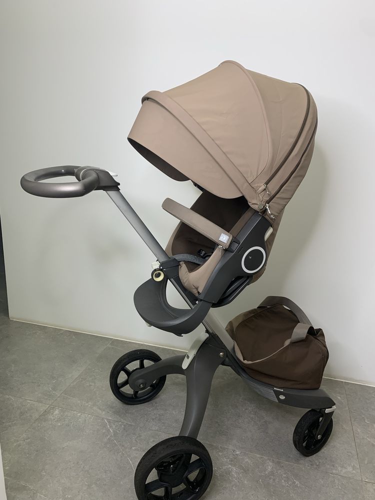 Коляска Stokke