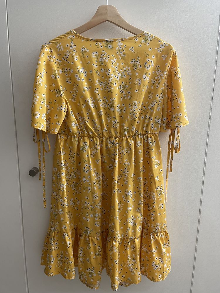 Vestido amarelo tamanho S