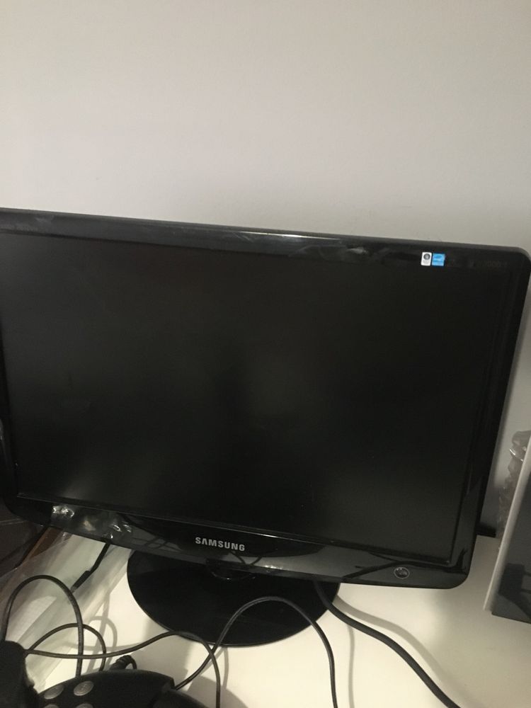 2 Monitores (Samsung e SONY)