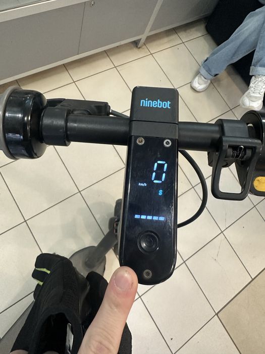 Електросамокат Ninebot KickScooter MAX G30