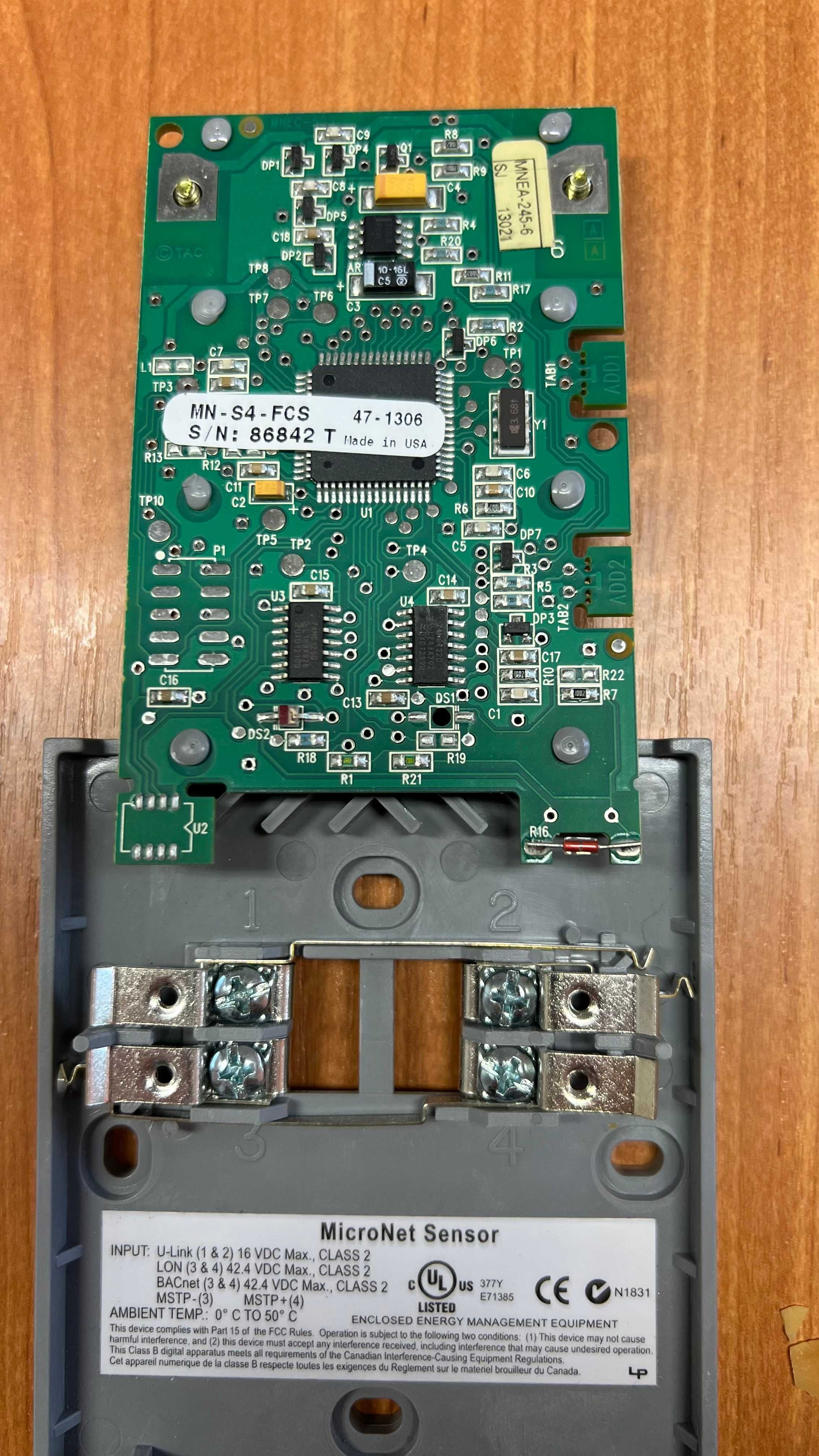 Zadajnik temperatury,  Czujnik strefowy Micro-Net MN-S4-FCS Schneider
