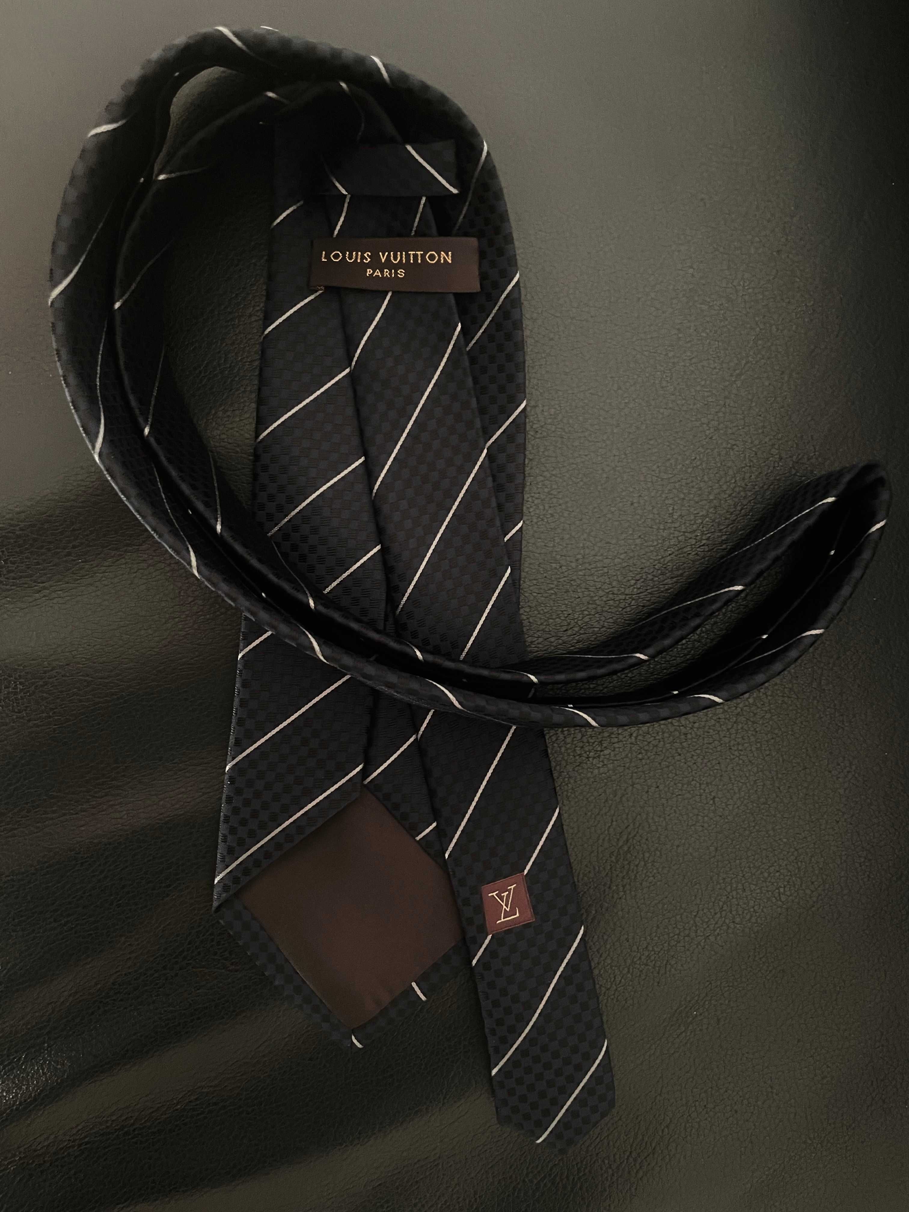 Krawat francuskiego domu mody Louis Vuitton