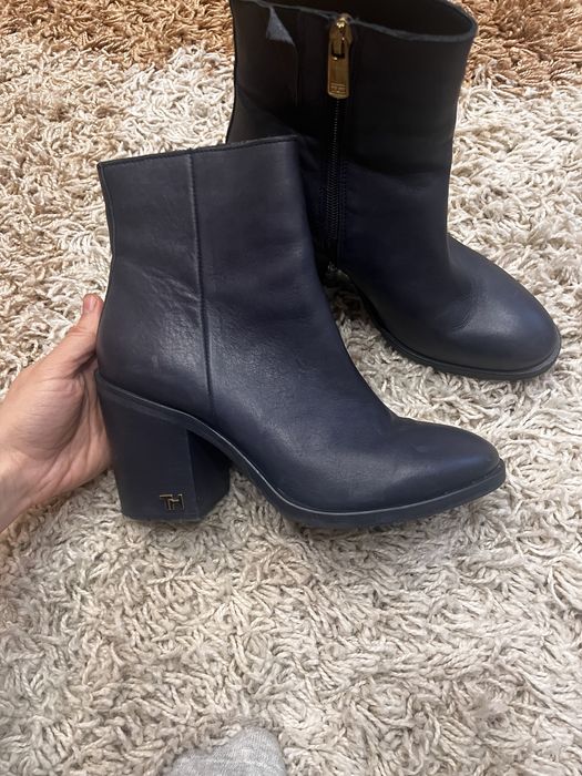 Ботільйони, Tommy Hilfiger