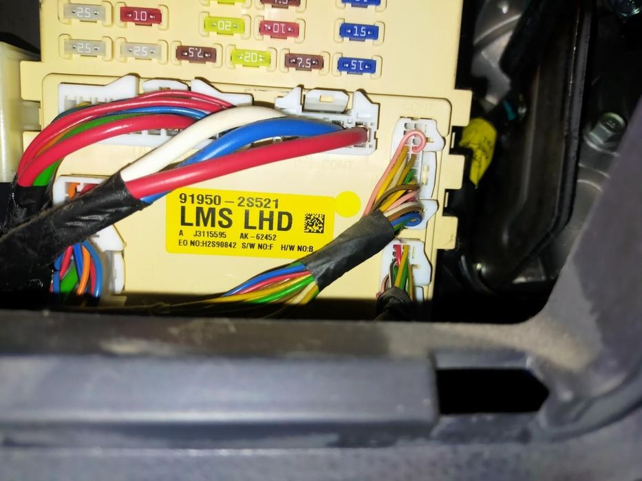 CAIXA DE RELES FUSÍVEIS HYUNDAI IX35 ELLM