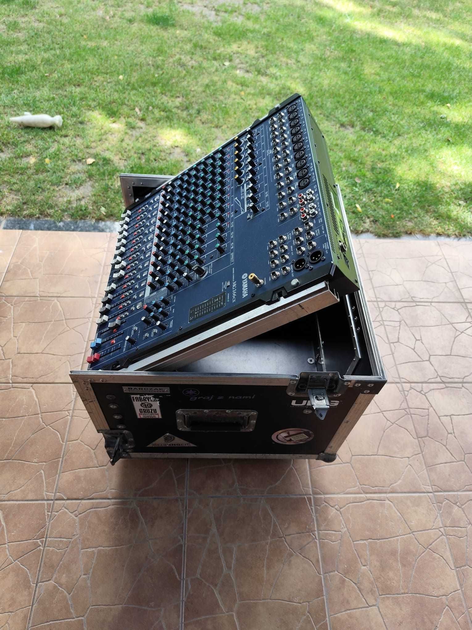 Sprzedam mikser Yamaha MG166CX z rackiem