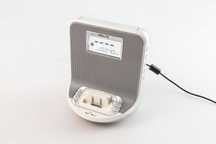 Radiobudzik FM z funkcją dokowania iPod Philips WOOX AJ300D