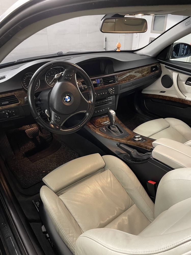 Bmw e92 330ix 272km