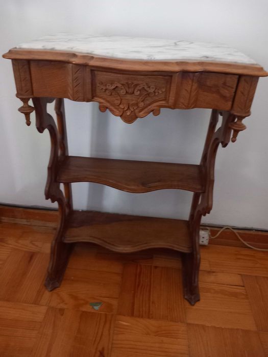 Consola em madeira maciça