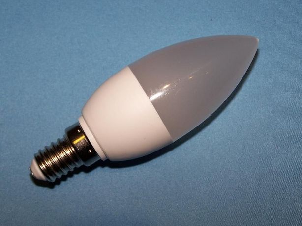 Продам 4 LED лампы светодиодные под тонкий цоколь E14 C37 свечка Лед