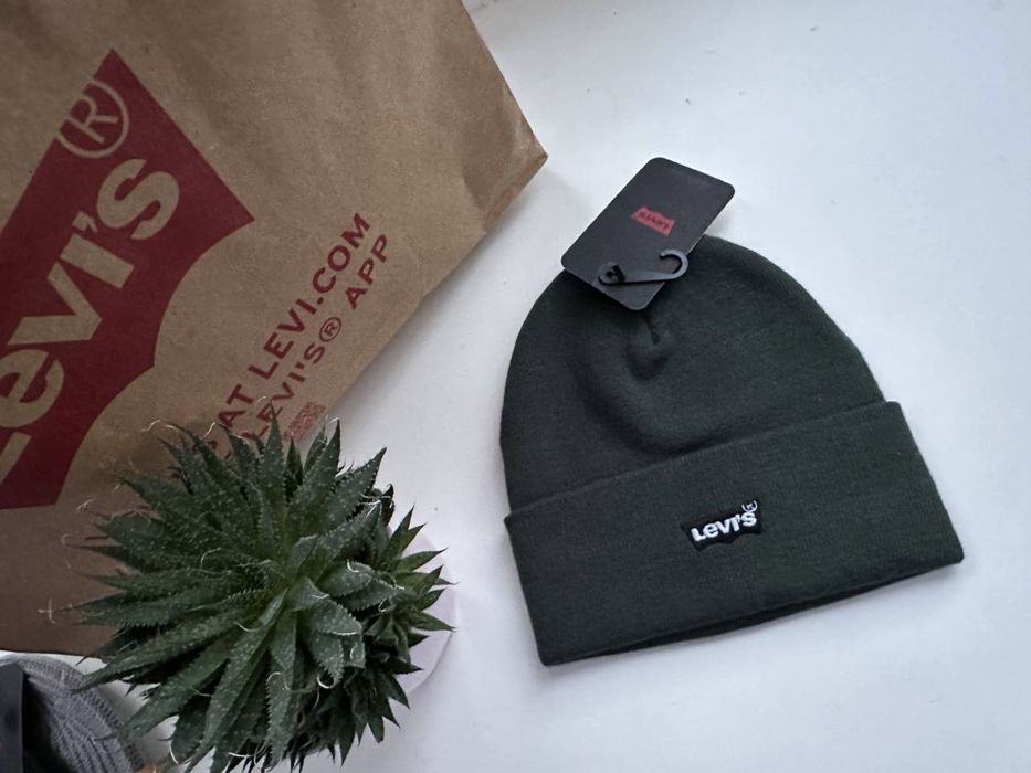 Шапки Levis