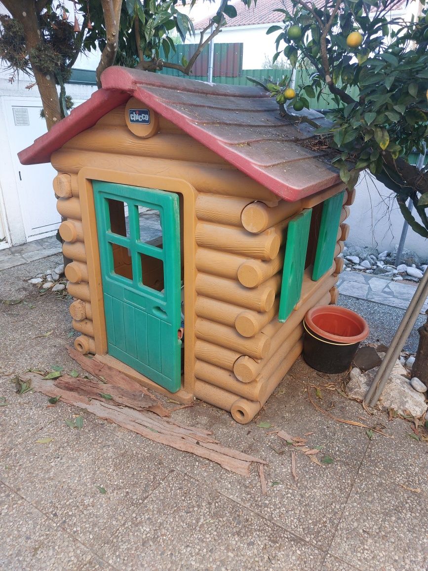 Casinha plástico para criança