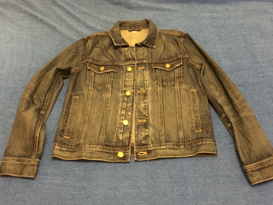 Blusão de ganga por estrear