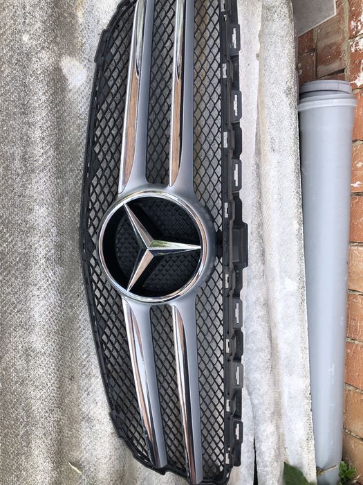 Решітка радіатора Mercedes W205