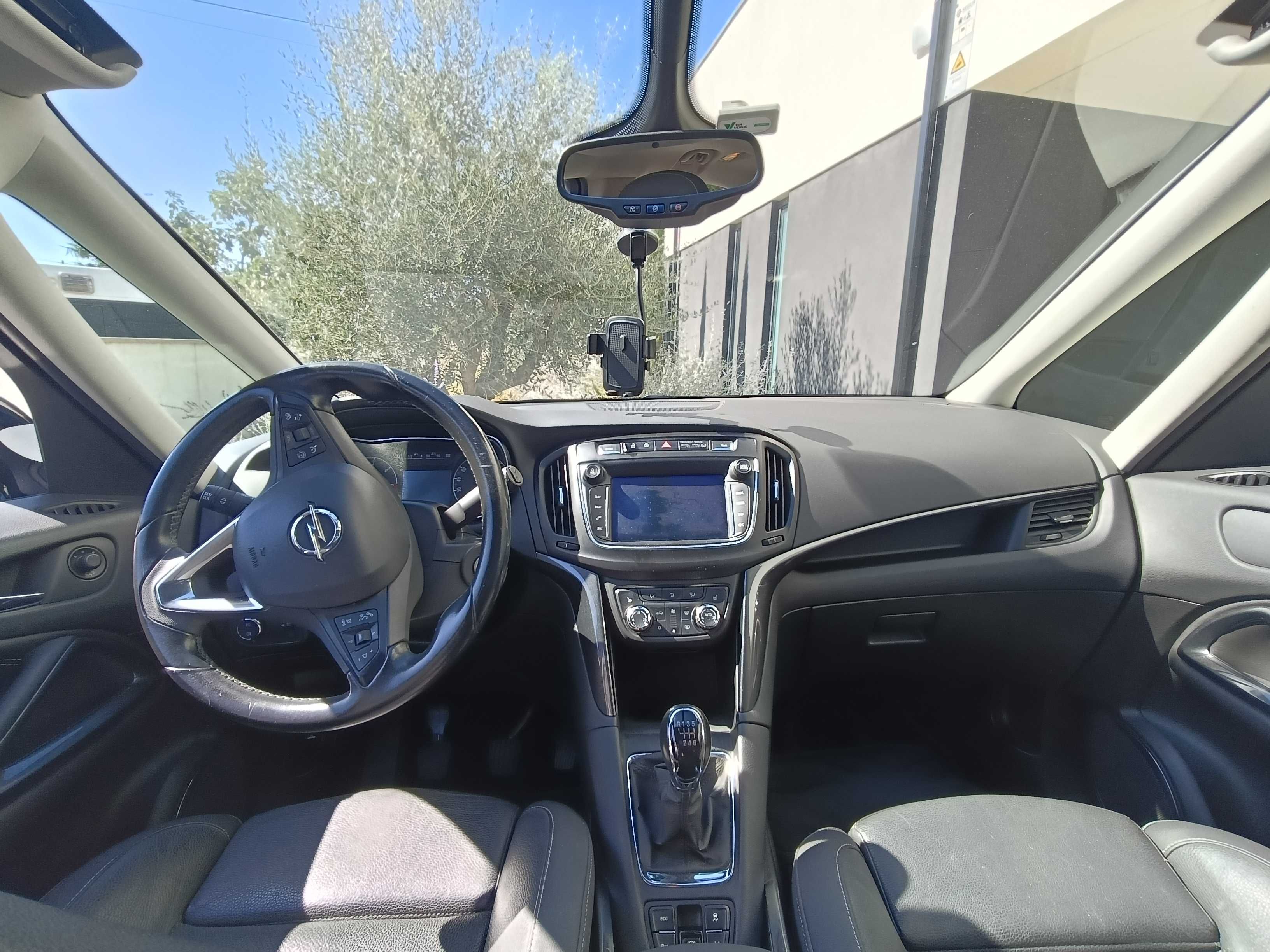 Opel Zafira 2.0 CDTi OPC Line – 7 Lugares com Luxo e Desempenho!