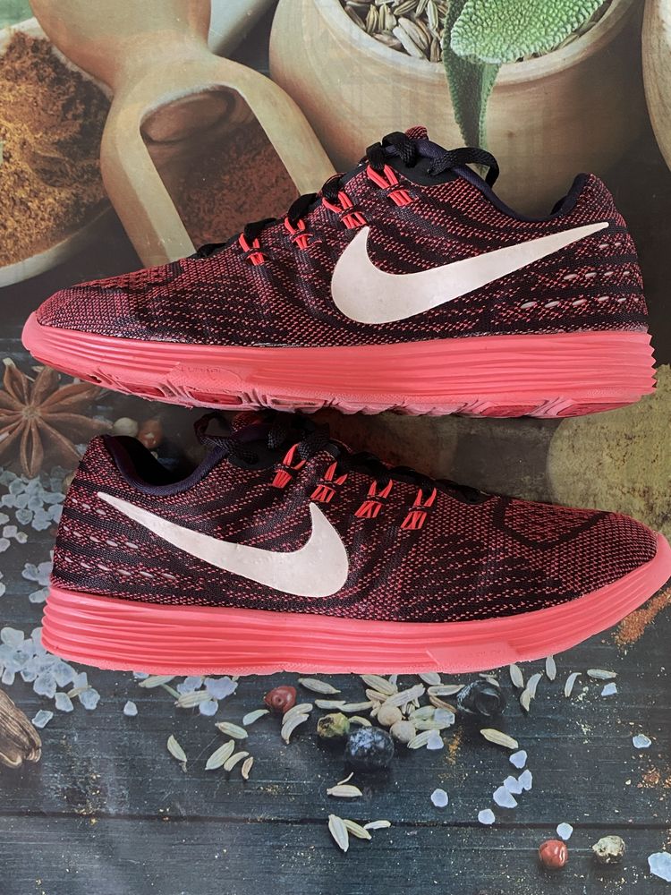 Орігинальни Крассовки Nike Lunar Tempo Орігинал  40.5р.