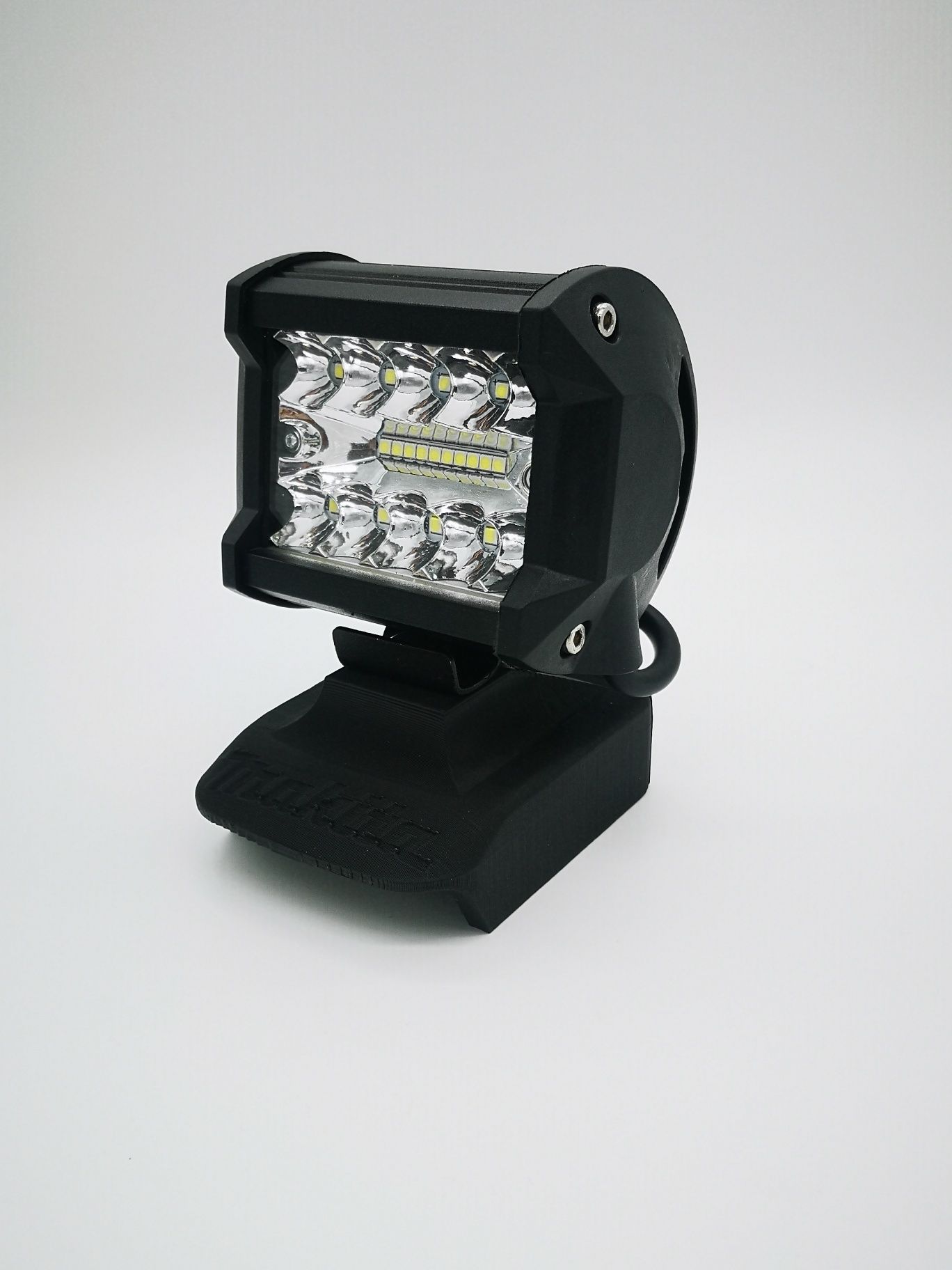 Makita Lxt 18v  lampa led z adapterem do akumulatorów zabezpiecze