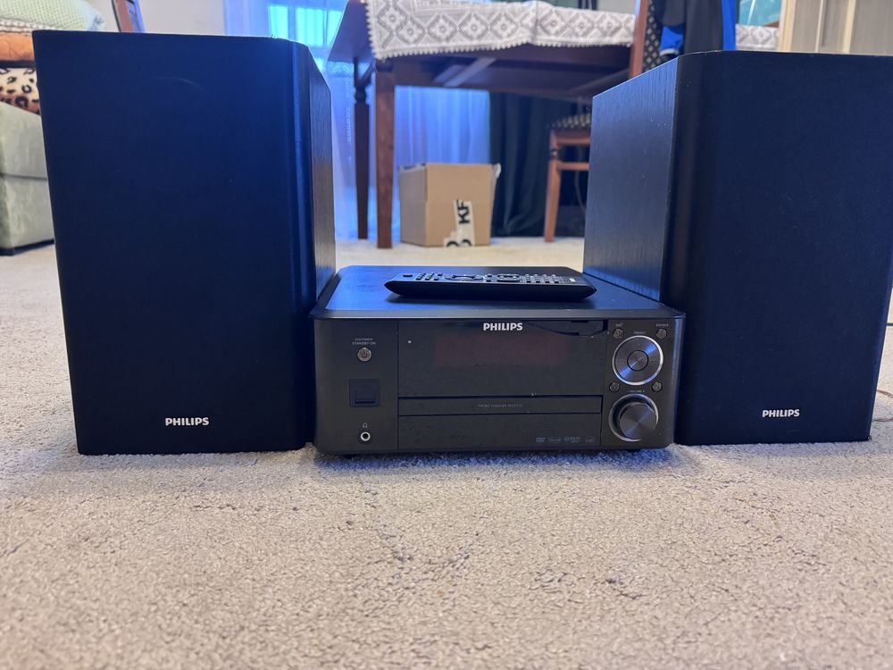 Mikrowieża philips model MCD712