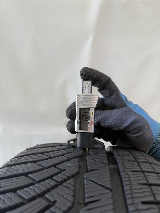 225/40/19 Michelin Pilot Alpin PA4 93W