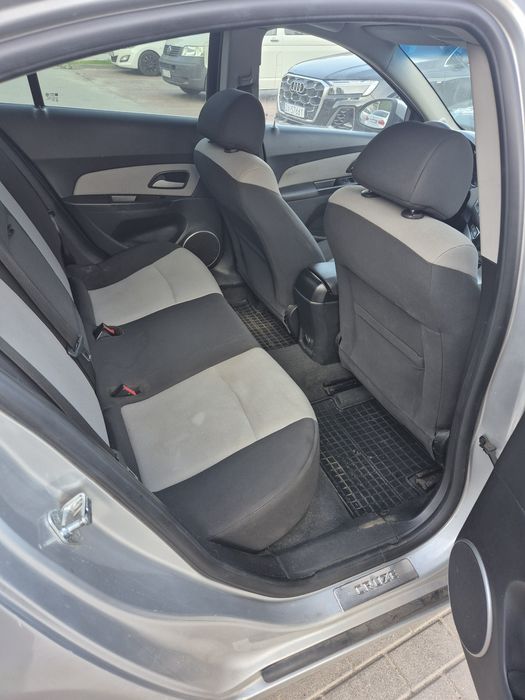 Chevrolet Cruze  2.0