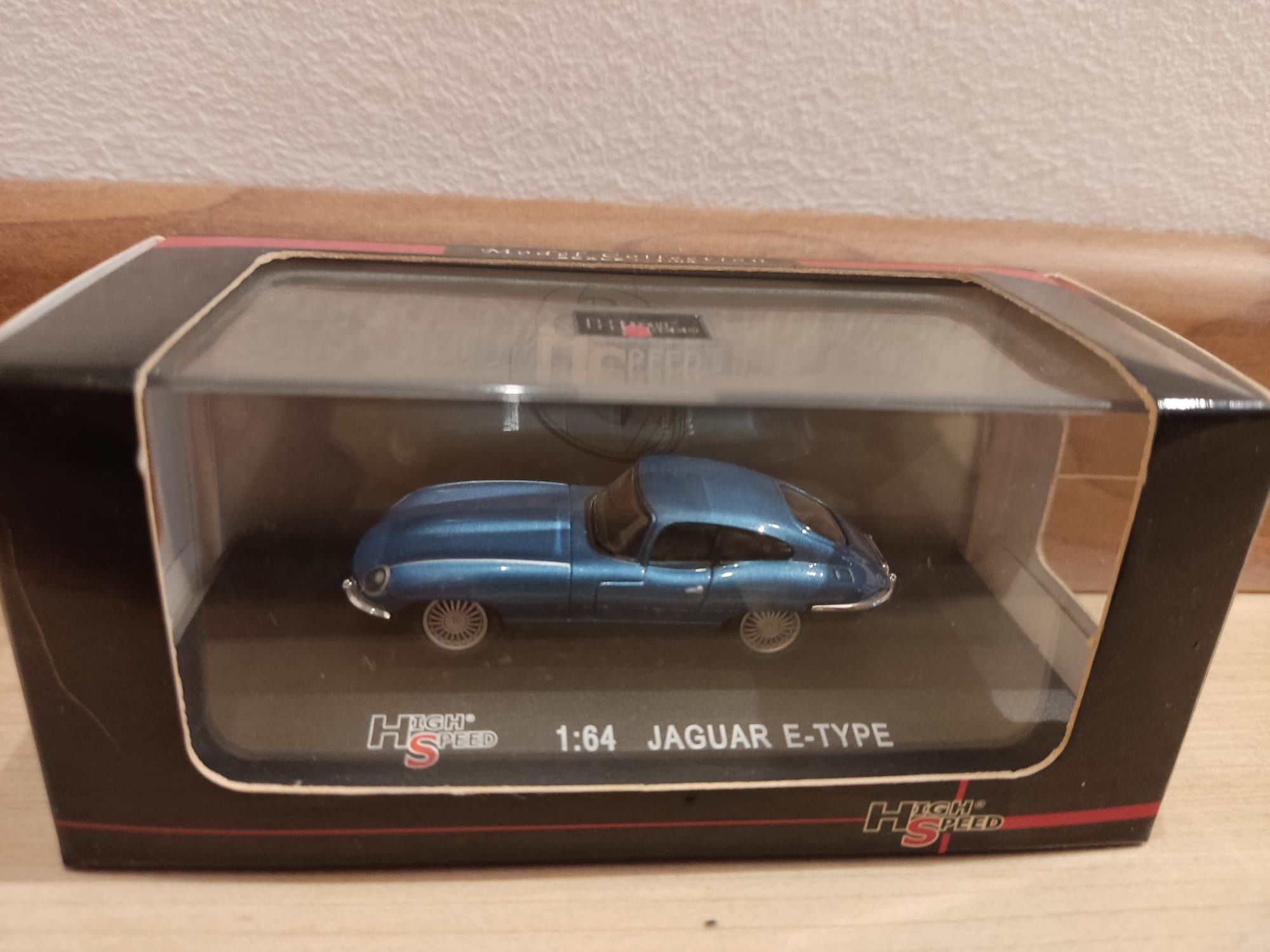 Jaguar E-Type 1:64