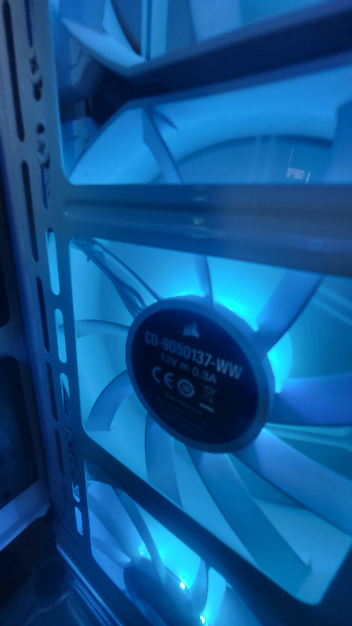 Kit 3 Ventoinhas pc + Controlador iCUE - Corsair SP120 RGB Elite