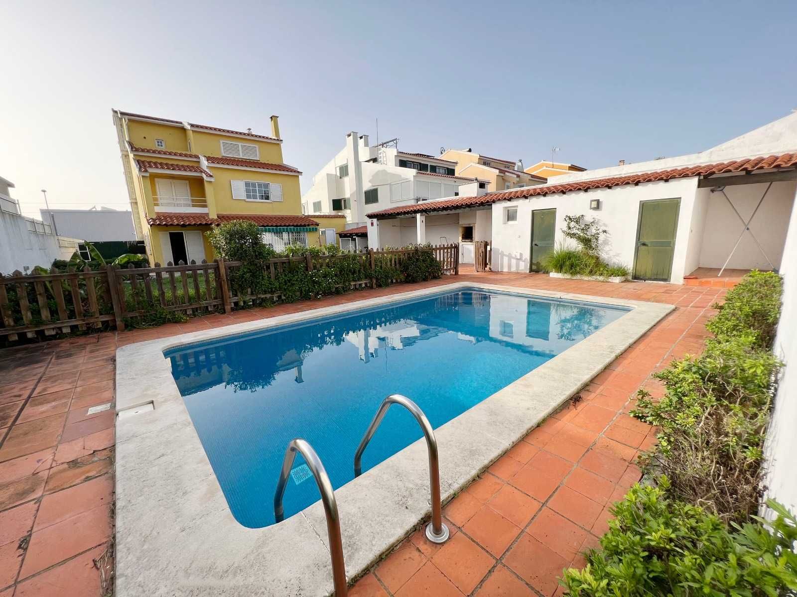 Espectacular Casa de férias para grupos com piscina em Carcavelos