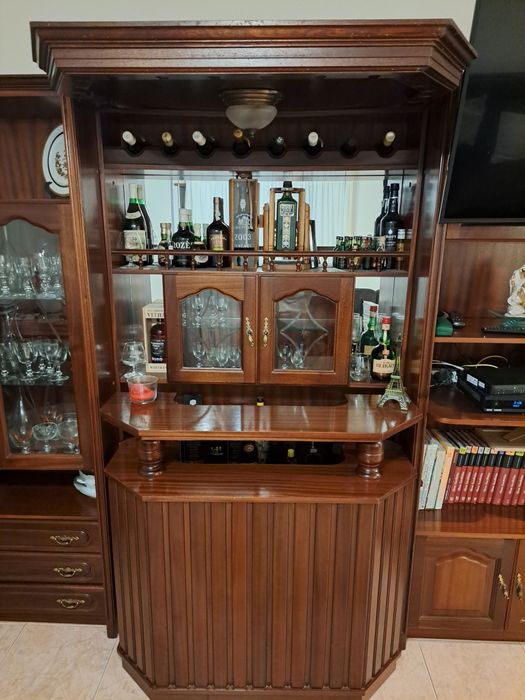 Móvel sala de estar - garrafeira