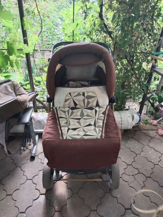 Дитяча коляска в доброму стані
