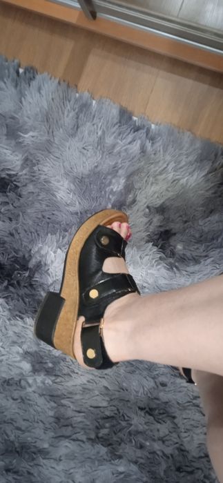 Продам босаножки р. 37