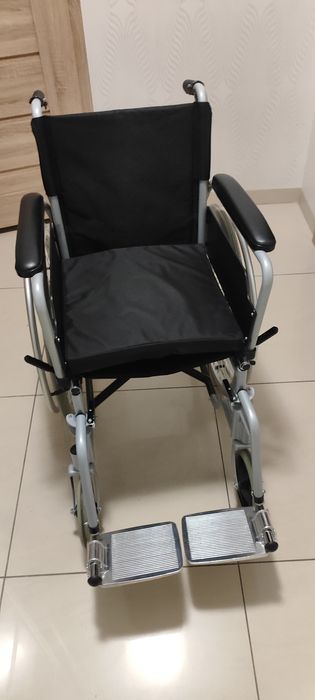 Wózek inwalidzki.
