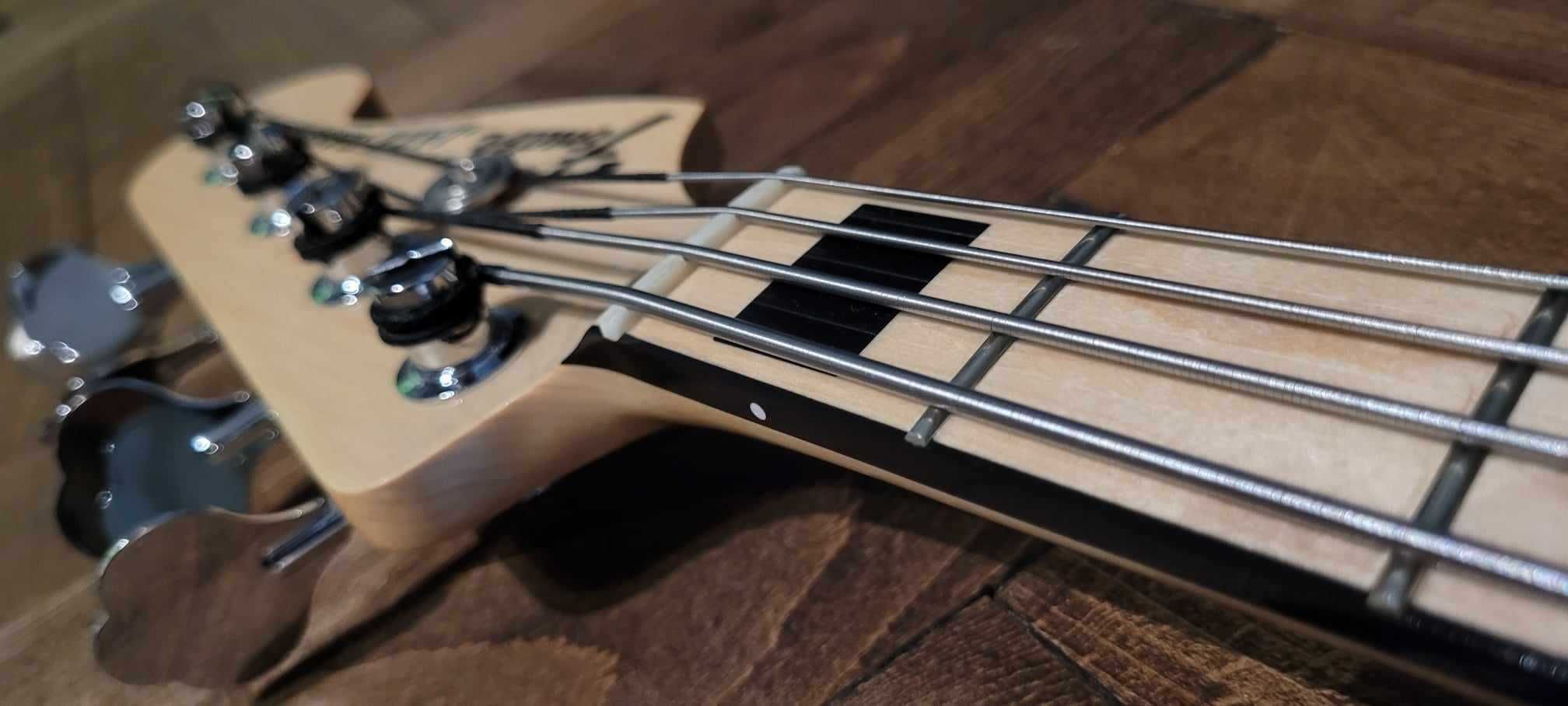 Sprzedam Jazz Bass Geddy Lee MIM mało używany 3999zł!!!