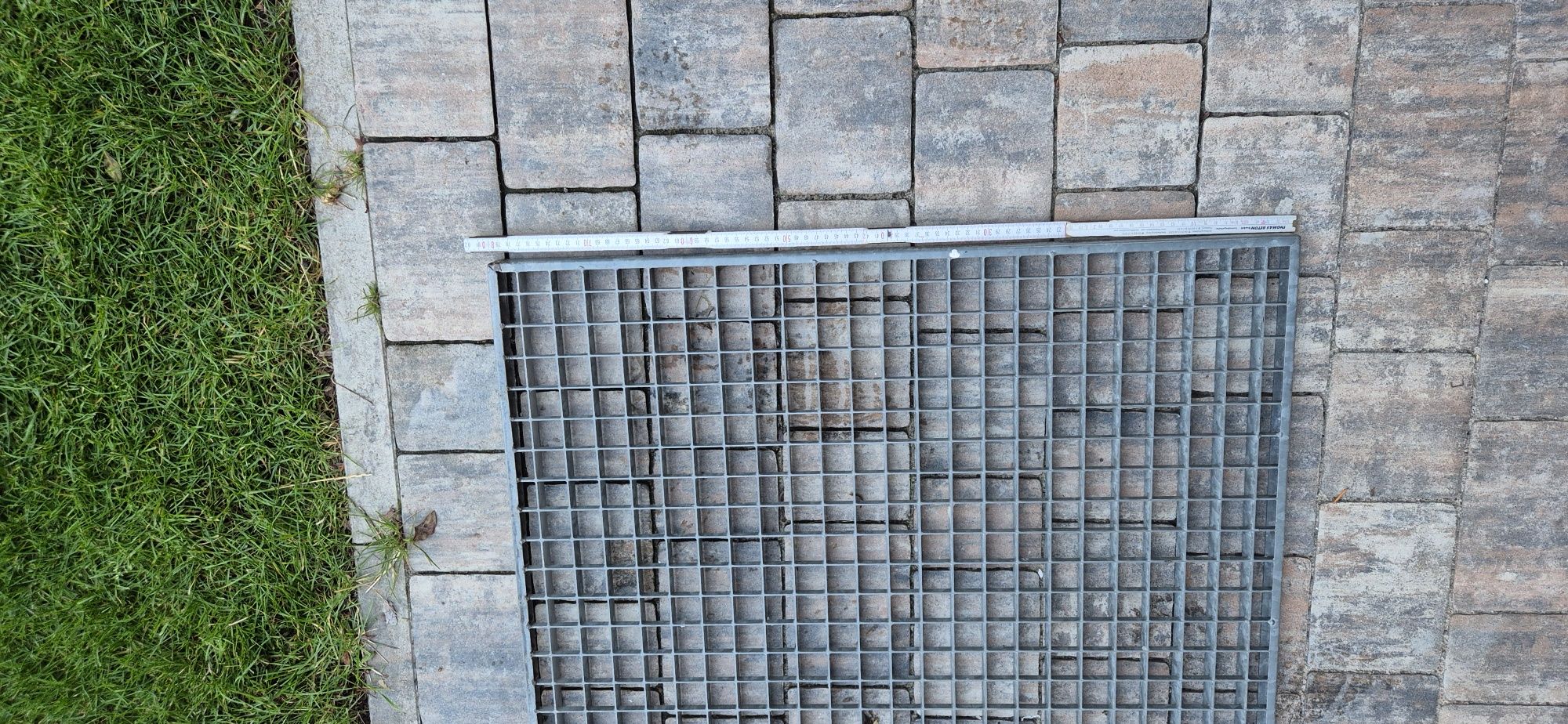 Krata stalowa ocynkowana 60x80 cm – wysokość 2,5 cm – wpust taras stud