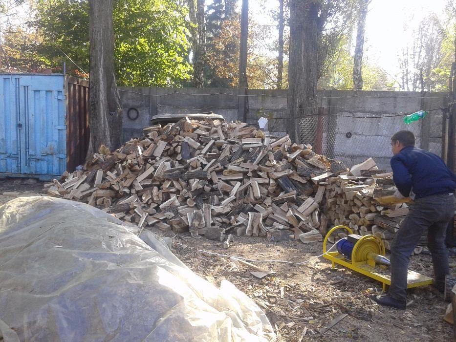 Продаємо дрова дубові колоті та кругляк, пиньки, чурки метрівки