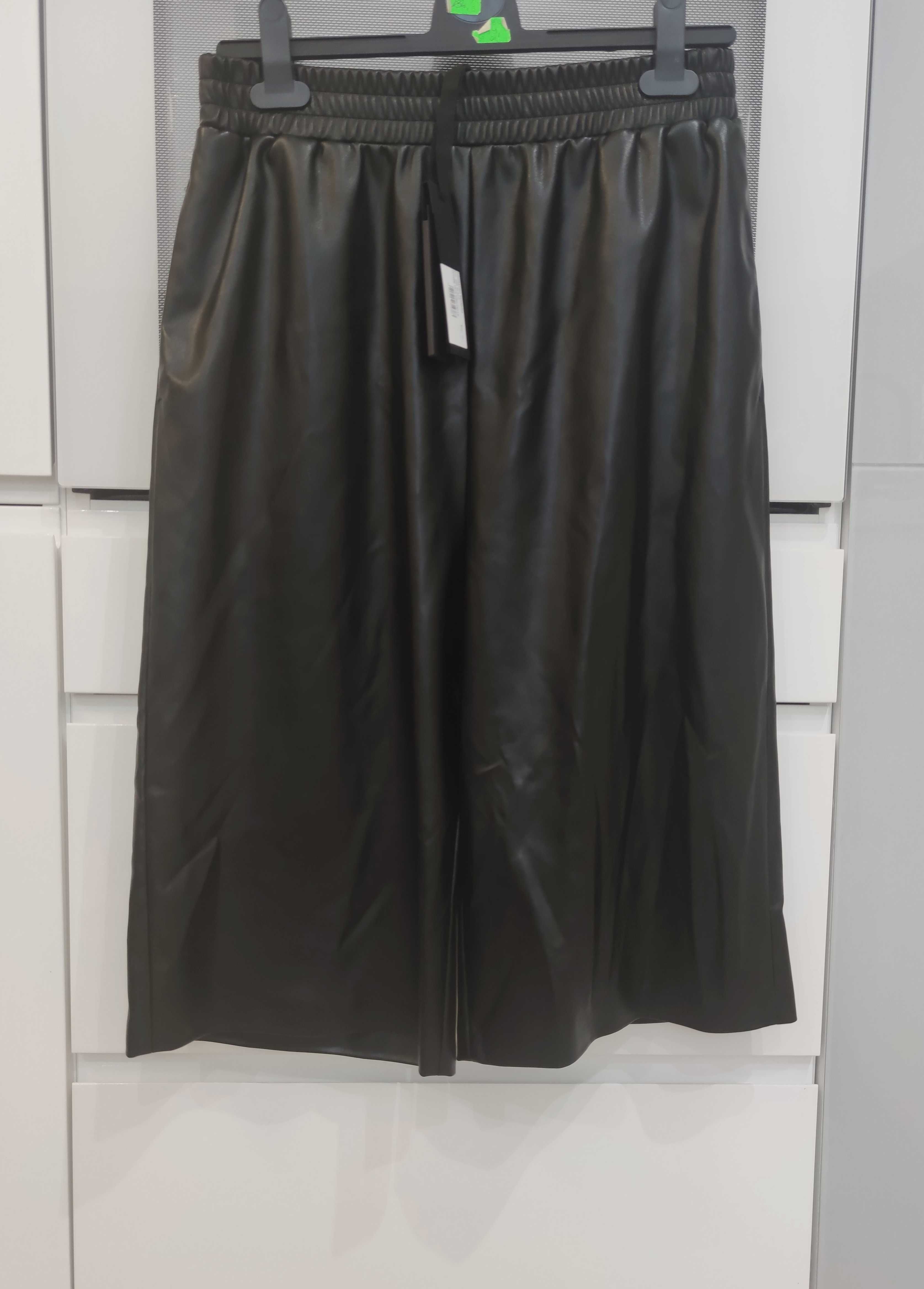 PINKO spodenki kuloty bermudy 3/4 7/8 ekoskóra r. IT44 GB12