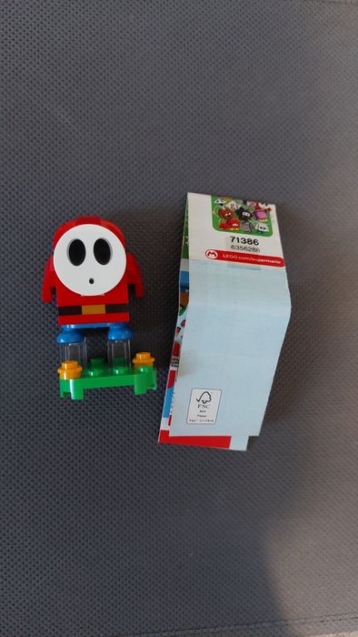 Figurki lego super mario fly guy 71386