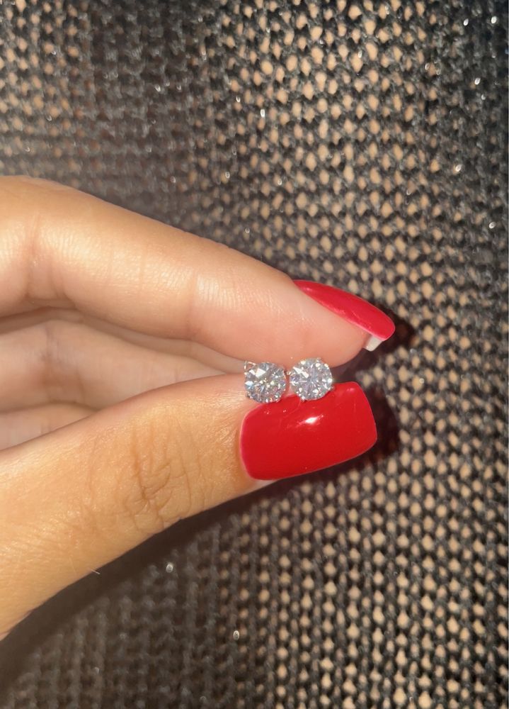 Сережки гвоздики с муассанитами 0.50ct белое золото 585 проба