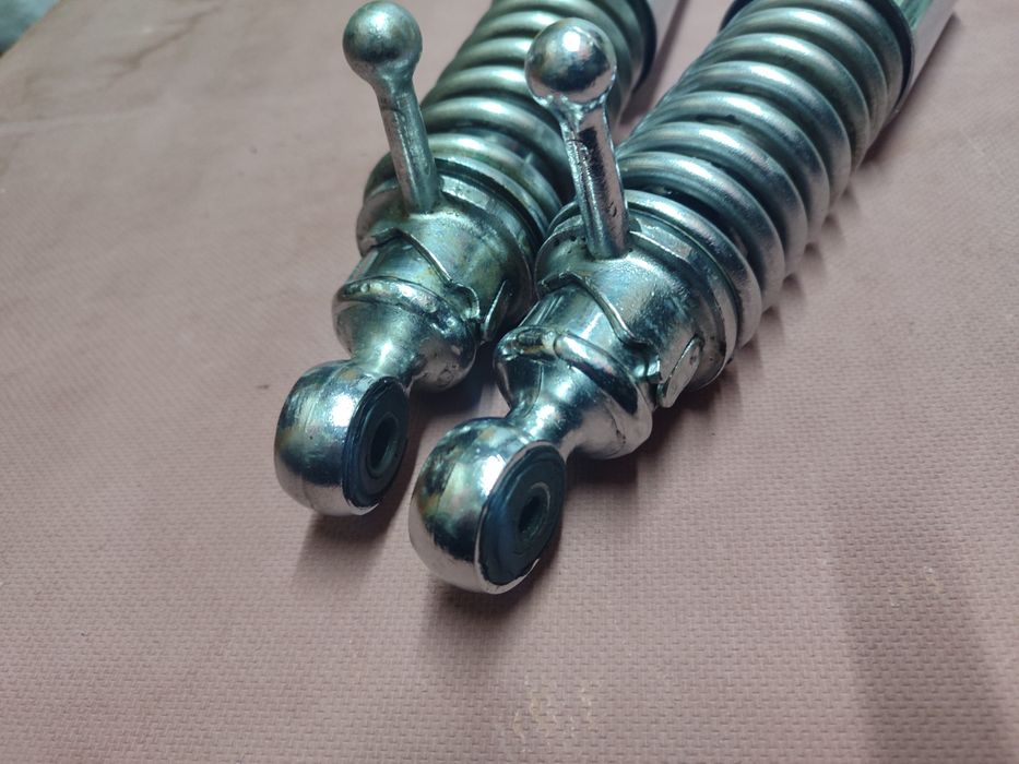 Амортизатори на Иж Планета Спорт.