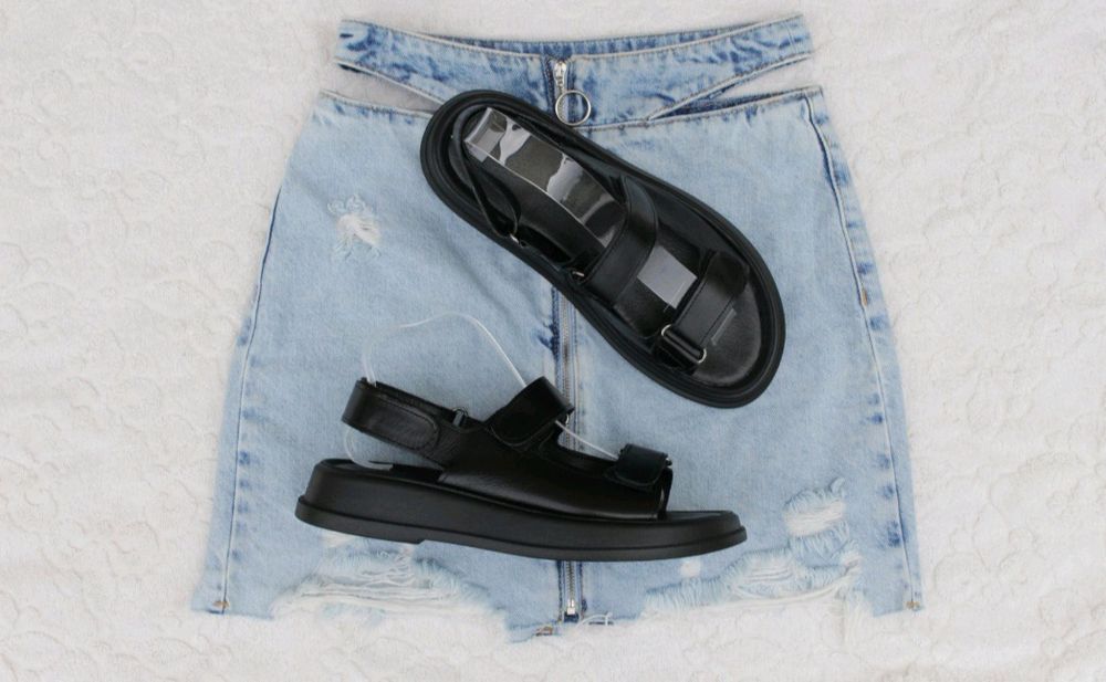 Шкіряні босоніжки