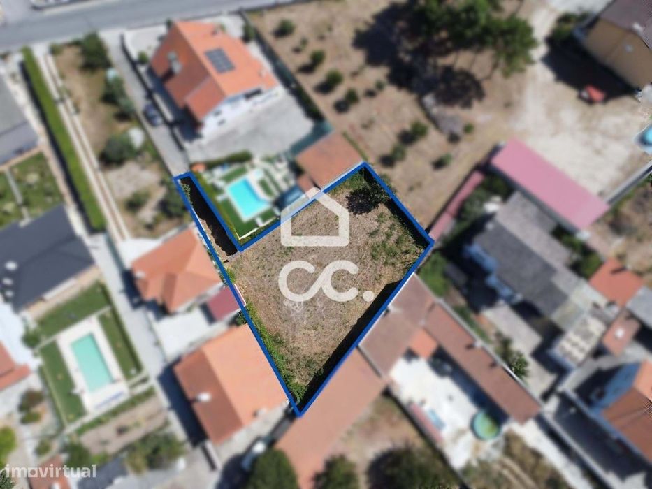 Terreno para construção com 832 M2 na zona de outeiro Seco, excelente