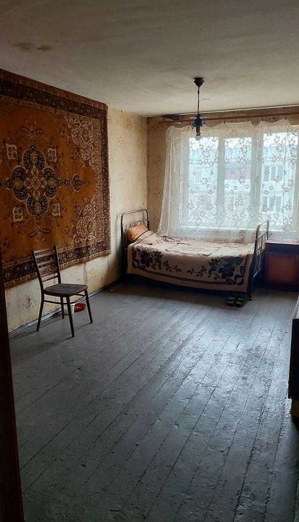 Продам 2 комнатную квартиру 10 минут от м. Индустриальная.