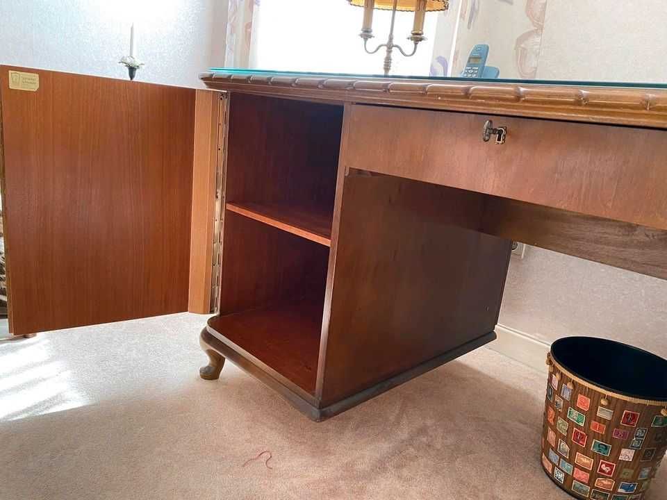 stare biurko w stylu ludwikowskim bardzo ładne