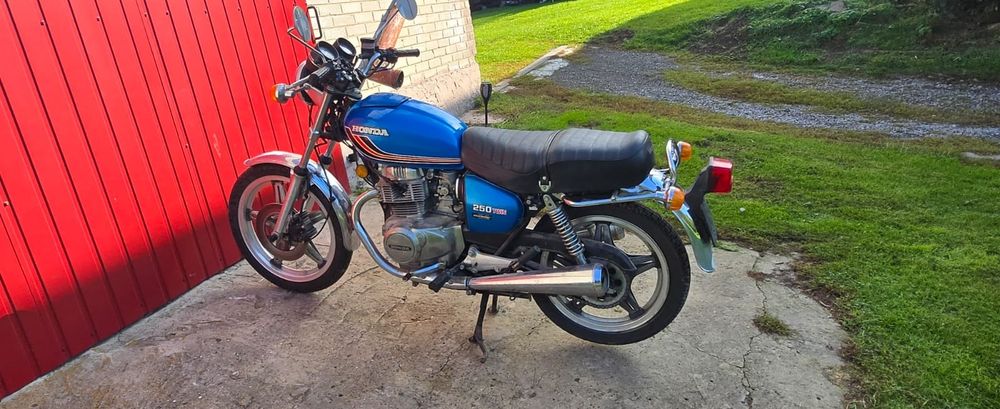 Sprzedam HONDA CB 250 T