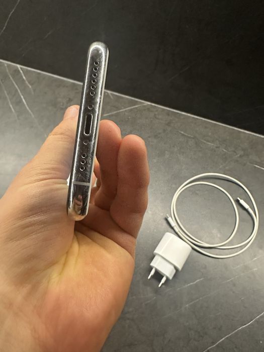 iPhone 11 Pro - 256gb - biały - stan dobry - kabel i etui gratis